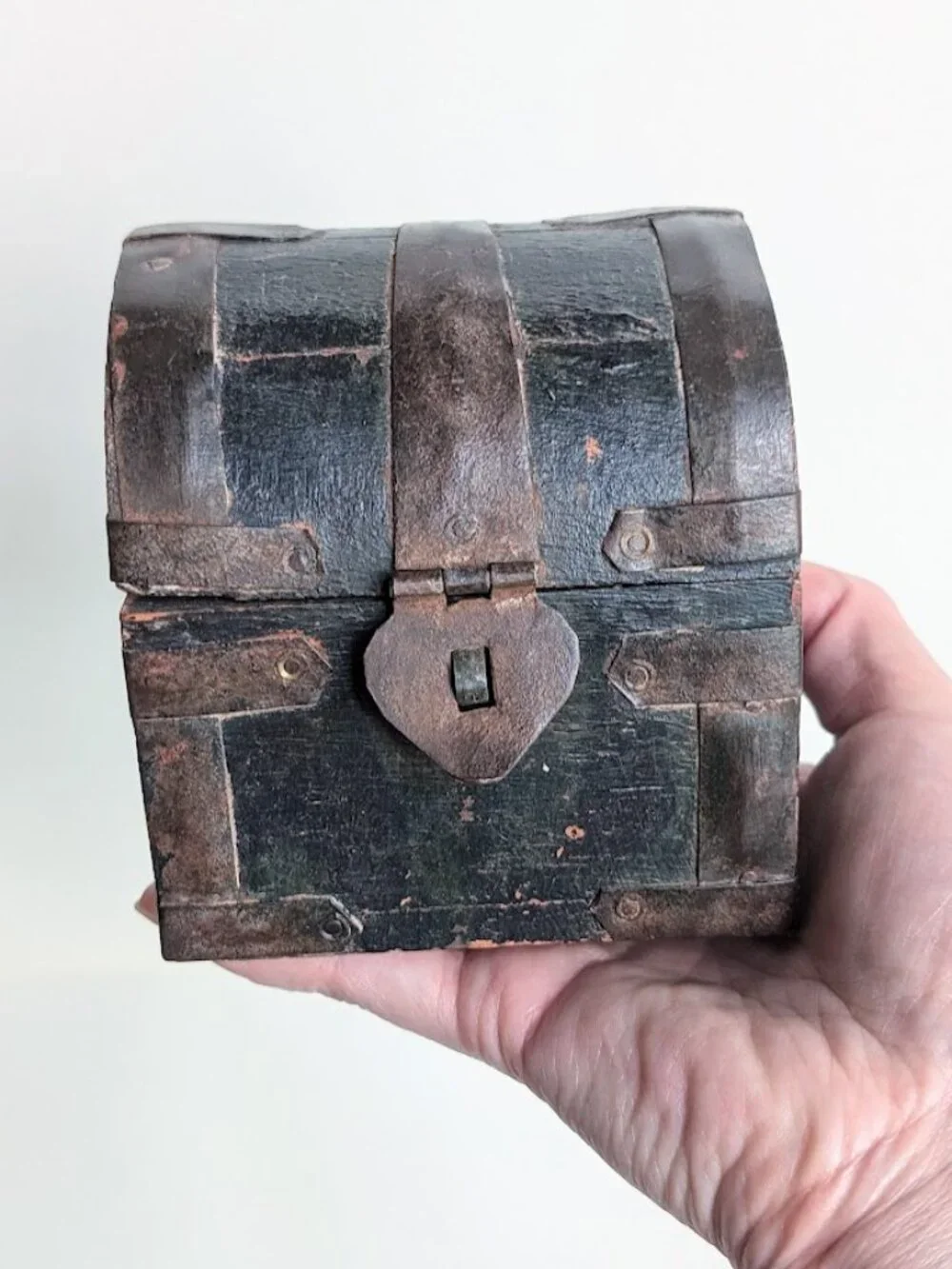 Small Treasure Chest Old Hand Crafted Metal Fitted Storage Box Keepsake Box A